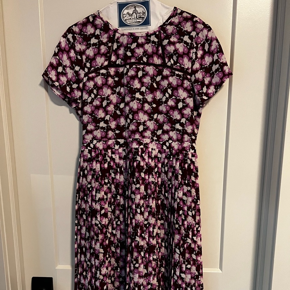 Banana Republic Petite Size 6 flowered dress.